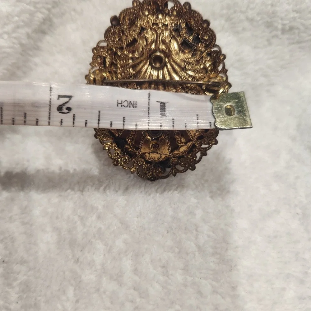Vintage Fragonard Courting Couple Cameo Brooch Gold Tone AB Rhinestone Filigree‎